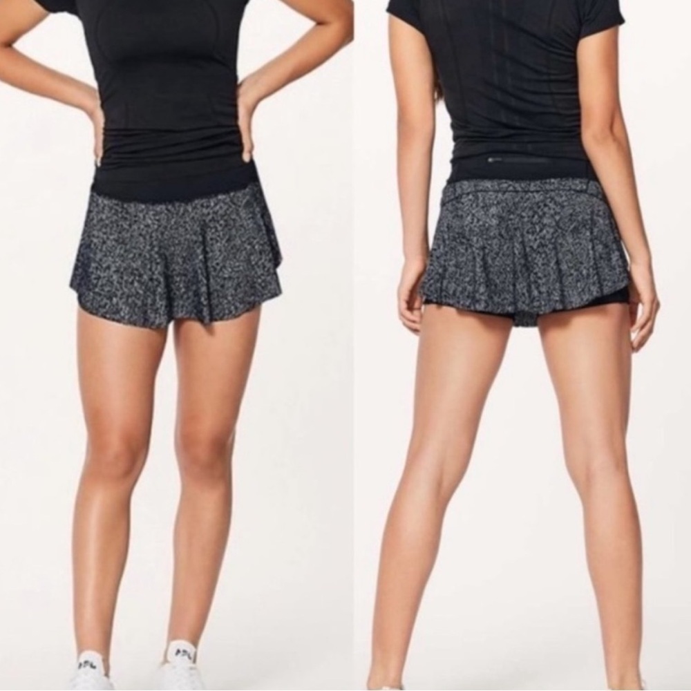 lululemon Quick Pace Skirt‎ Soundwave White Black Sz 4